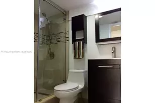 540 Brickell Key Dr, Miami, FL 33131 - Photo 31