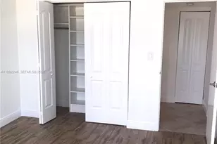 1420 Brickell Bay Dr, Miami, FL 33131 - Photo 15