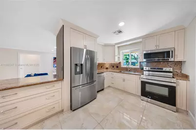 2115 NE 54th Ct, Fort Lauderdale, FL 33308 - Photo 17