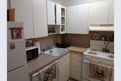 2899 Collins Ave #736, Miami Beach, FL 33140 - Photo 19