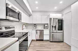 6061 N Falls Cir Dr, Lauderhill, FL 33319 - Photo 7