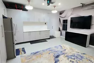 9790 NW 75th St, Doral, FL 33178 - Photo 23