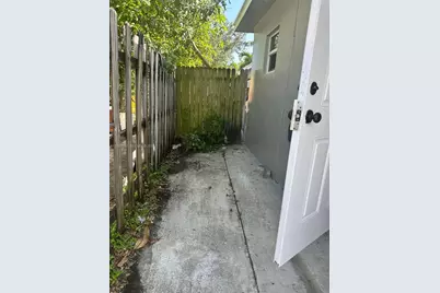 226 SW 11th St #1, Dania Beach, FL 33004 - Photo 3