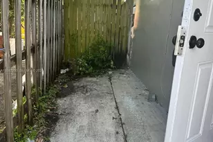 226 SW 11th St, Dania Beach, FL 33004 - Photo 3