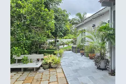 1406 NW 159th Ln, Pembroke Pines, FL 33028 - Photo 33