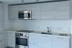 650 NE 32nd St, Miami, FL 33137 - Photo 7