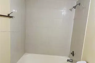 8110 Sunrise Lakes Blvd, Sunrise, FL 33322 - Photo 11