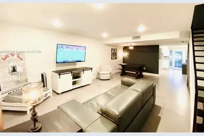 1421 NW 122nd Ter, Pembroke Pines, FL 33026 - Photo 3