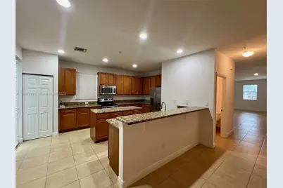 1423 SW 147th Ave, Pembroke Pines, FL 33027 - Photo 7