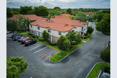 11266 SW 12th St #201, Pembroke Pines, FL 33025 - Photo 5