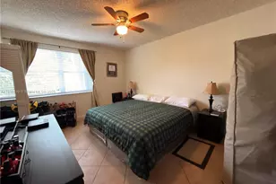 11266 SW 12th St, Pembroke Pines, FL 33025 - Photo 11