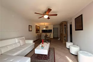 11266 SW 12th St, Pembroke Pines, FL 33025 - Photo 9