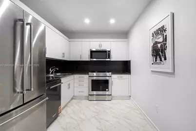 9 Island Ave #710, Miami Beach, FL 33139 - Photo 3