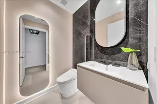 888 Biscayne Blvd, Miami, FL 33132 - Photo 11