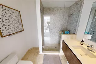 68 SE 6th St, Miami, FL 33131 - Photo 19