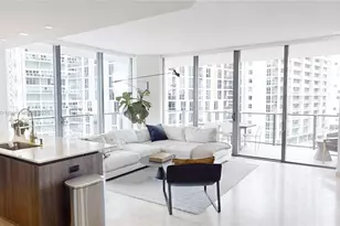 68 SE 6th St, Miami, FL 33131 - Photo 37