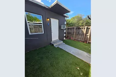 426 NW 14th Ave #1, Fort Lauderdale, FL 33311 - Photo 1