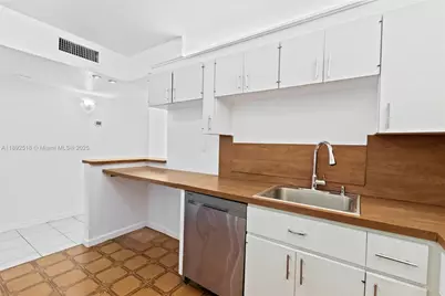 6450 Collins Ave #606, Miami Beach, FL 33141 - Photo 13