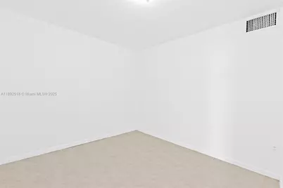 6450 Collins Ave #606, Miami Beach, FL 33141 - Photo 23