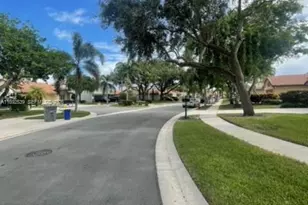 10744 Santa Laguna Dr, Boca Raton, FL 33428 - Photo 11