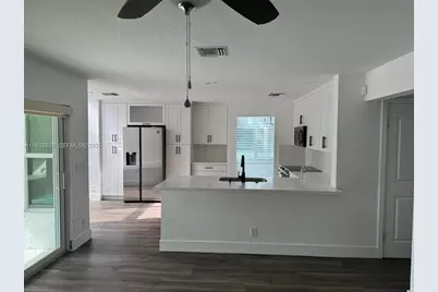 10744 Santa Laguna Dr, Boca Raton, FL 33428 - Photo 5