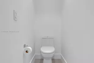 2000 Metropica Wy, Sunrise, FL 33323 - Photo 27