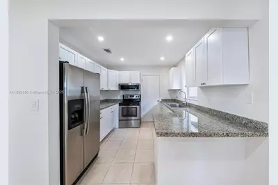 1283 W 42nd St, Hialeah, FL 33012 - Photo 15