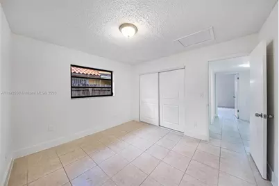 1283 W 42nd St, Hialeah, FL 33012 - Photo 29