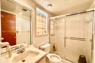 4005 NW 9th St, Miami, FL 33126 - Photo 11