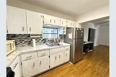 4005 NW 9th St, Miami, FL 33126 - Photo 3