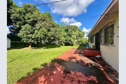 4005 NW 9th St, Miami, FL 33126 - Photo 15
