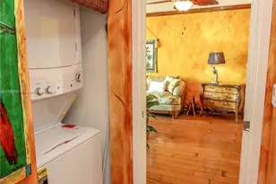 335 S Biscayne Blvd, Miami, FL 33131 - Photo 11