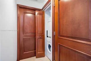 601 NE 36th St, Miami, FL 33137 - Photo 19