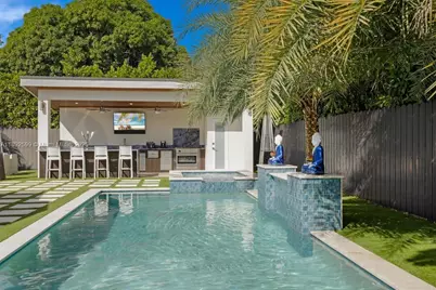 155 W 60th St, Hialeah, FL 33012 - Photo 5