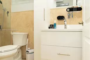 298 E 3rd St, Hialeah, FL 33010 - Photo 37