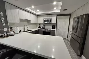 9725 NW 52nd St, Doral, FL 33178 - Photo 5