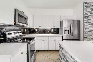 9227 SW 227th St, Cutler Bay, FL 33190 - Photo 5