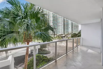 20281 E Country Club Dr #210, Aventura, FL 33180 - Photo 9