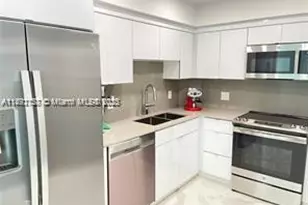 5005 Collins Ave, Miami Beach, FL 33140 - Photo 3