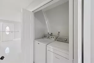 2754 NW 193rd Ter, Miami Gardens, FL 33056 - Photo 9