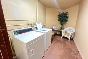 8851 Sunrise Lakes Blvd, Sunrise, FL 33322 - Photo 17