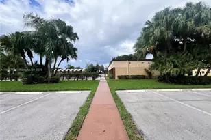 8851 Sunrise Lakes Blvd, Sunrise, FL 33322 - Photo 21