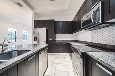 8478 NW 52nd St #8478, Doral, FL 33166 - Photo 13