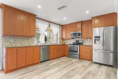 9200 NW 21st Mnr, Sunrise, FL 33322 - Photo 3