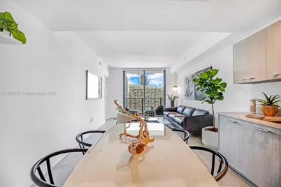 55 SW 9th St #3205, Miami, FL 33130 - Photo 11