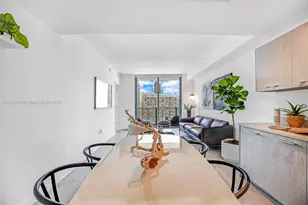 55 SW 9th St, Miami, FL 33130 - Photo 11