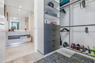 55 SW 9th St, Miami, FL 33130 - Photo 9