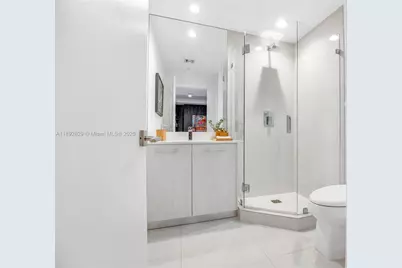 55 SW 9th St #3205, Miami, FL 33130 - Photo 21