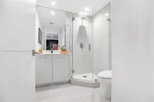 55 SW 9th St, Miami, FL 33130 - Photo 21