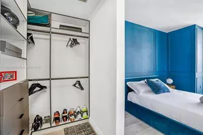 55 SW 9th St #3205, Miami, FL 33130 - Photo 3